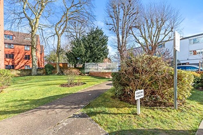 2 Bedroom Flat For Sale In Castlebar Park, Ealing, W5
