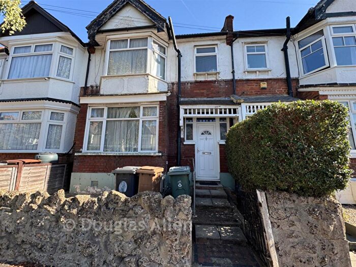 3 Bedroom Terraced House For Sale In Castleton Road, Walthamstow, E17