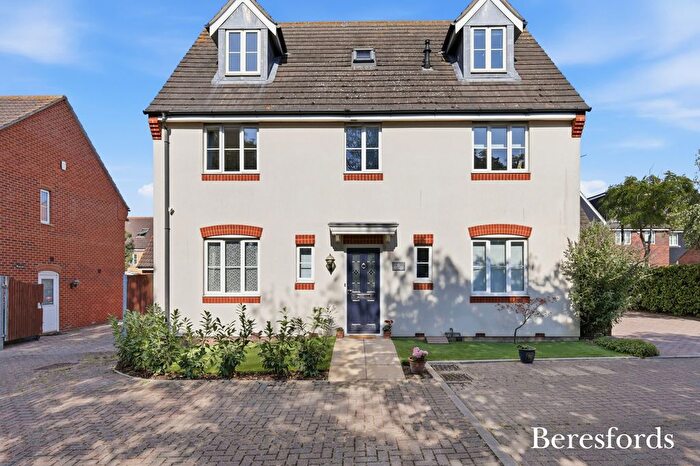 5 Bedroom Detached House For Sale In Daltons Shaw, Orsett, RM16