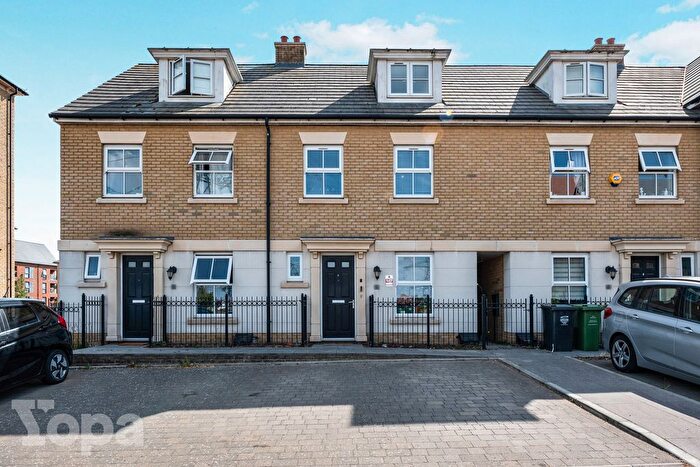 5 Bedroom Terraced House For Sale In Ackers Drive, Swanscombe, DA10