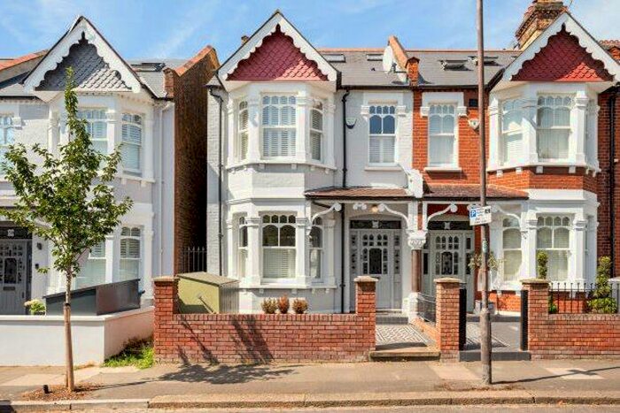 4 Bedroom Property To Rent In Alverstone Avenue, London, SW19