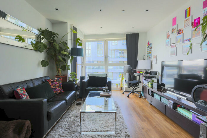 1 Bedroom Apartment To Rent In Queensland Road, Holloway, London, N7