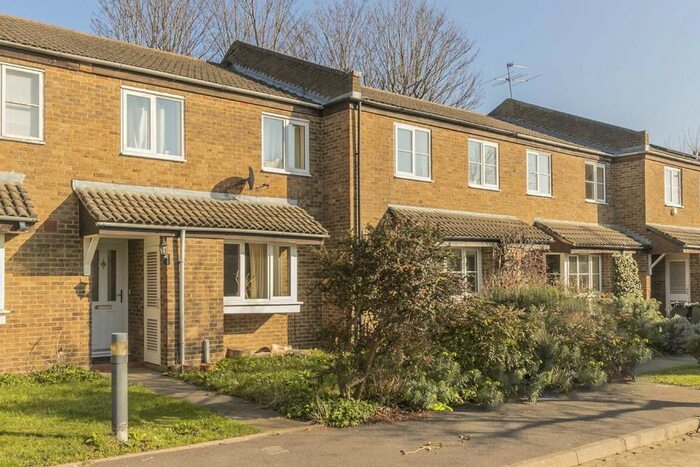 3 Bedroom Property To Rent In St. Gerards Close, London, SW4