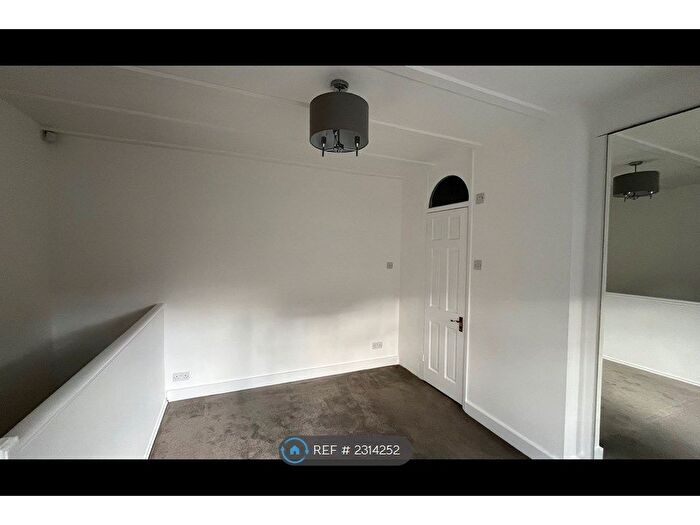 2 Bedroom Flat To Rent In Hammelton Road, Bromley, BR1