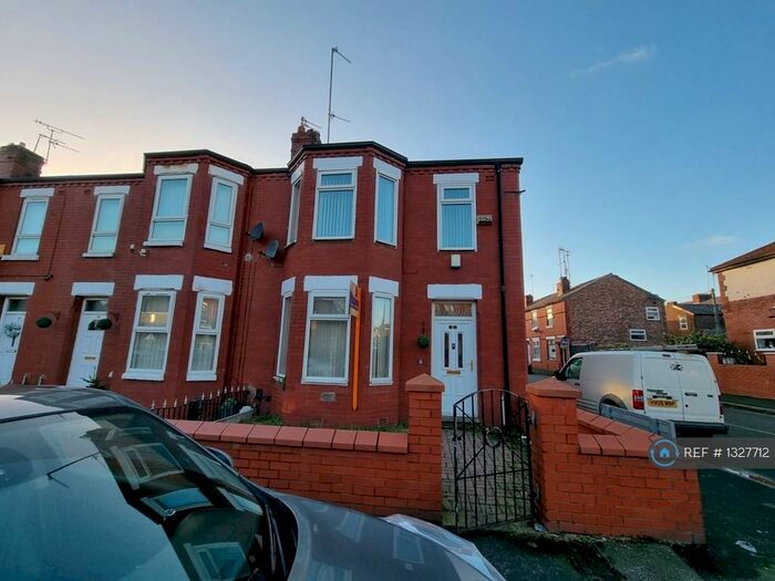 3 Bedroom End Of Terrace House To Rent In Seedley Park Road, Salford, M6