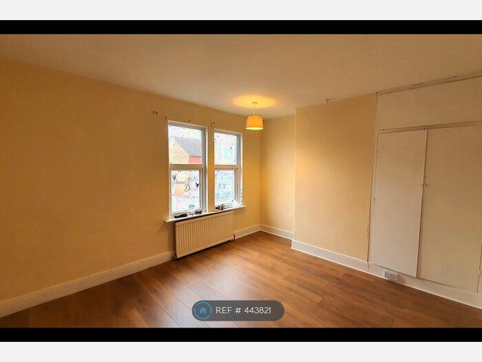 3 Bedroom Terraced House To Rent In Dogsthorpe Road, Peterborough, PE1