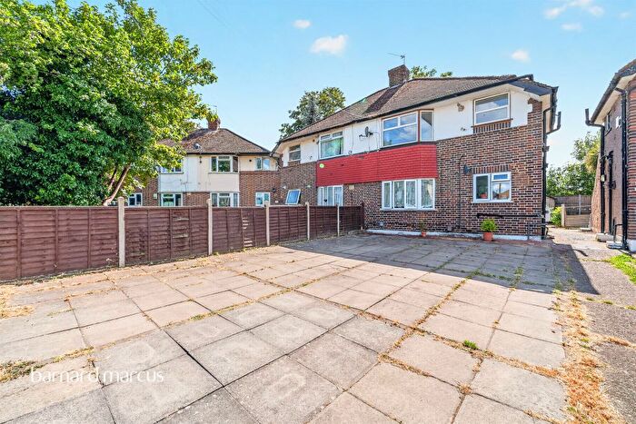 2 Bedroom Maisonette For Sale In Elmcroft Close, Feltham, TW14