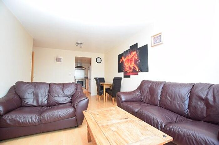 2 Bedroom Apartment To Rent In West Point, West Street, S1