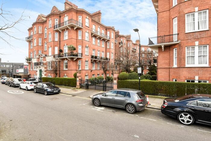 3 Bedroom Flat To Rent In Beaumont Avenue, Kensington Hall Gardens, London, W14