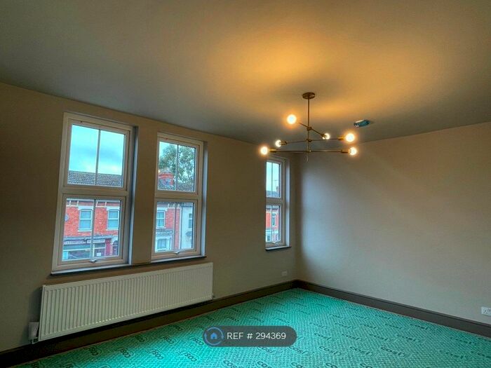 2 Bedroom Flat To Rent In Semilong Rd, Northampton, NN2