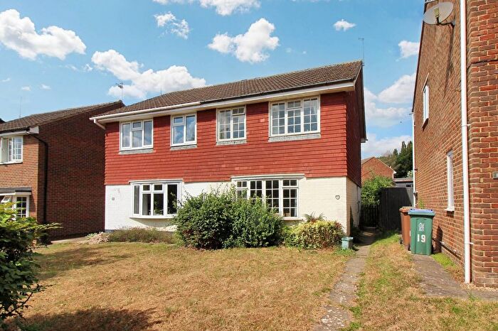 3 Bedroom Semi-Detached House For Sale In Greenway Walk, Buckingham, MK18