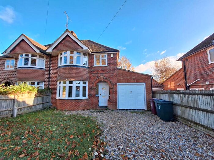 3 Bedroom Semi-Detached House To Rent In Baydon Drive, RG1