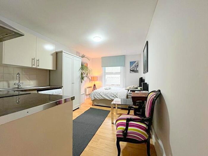 Studio To Rent In Fortune Green Road, London, NW6