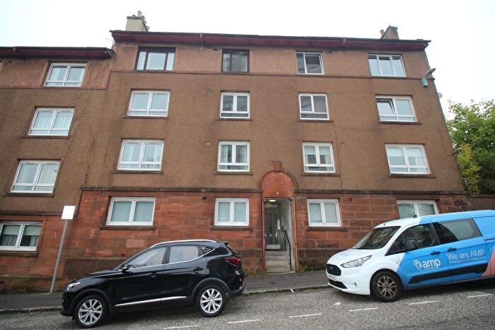 2 Bedroom Flat To Rent In Bearhope Street, Greenock, PA15
