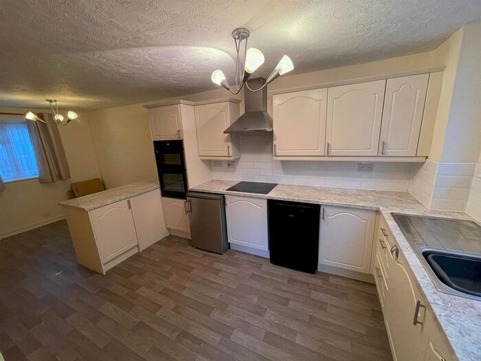 3 Bedroom Semi-Detached House To Rent In Hartford End, Pitsea, Basildon, SS13