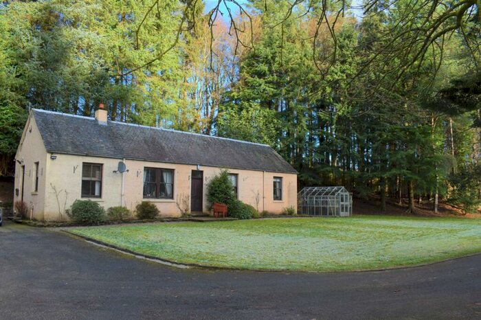 3 Bedroom Detached Bungalow To Rent In Milngavie Road, Strathblane, Glasgow, G63