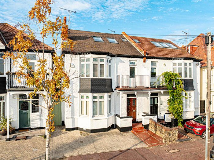 5 Bedroom Semi-Detached House For Sale In Hillside Crescent, Leigh-on-sea, SS9