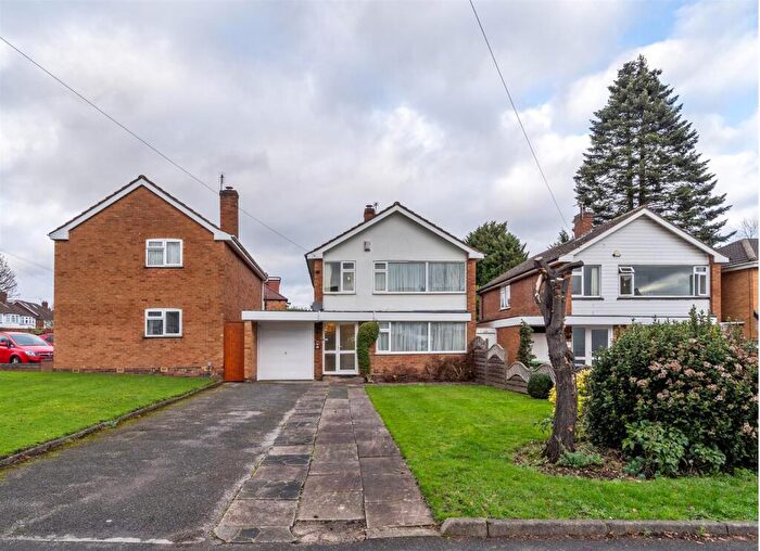 4 Bedroom Detached House For Sale In Ulverley Green Road, Solihull, B92