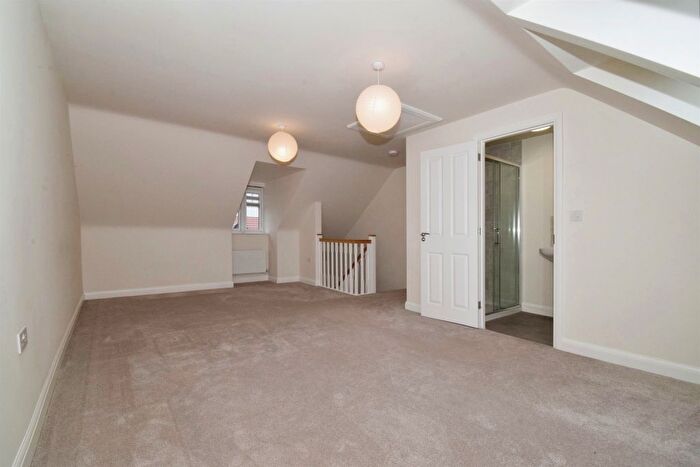 3 Bedroom End Of Terrace House For Sale In Mould Pen, Wigston, LE18