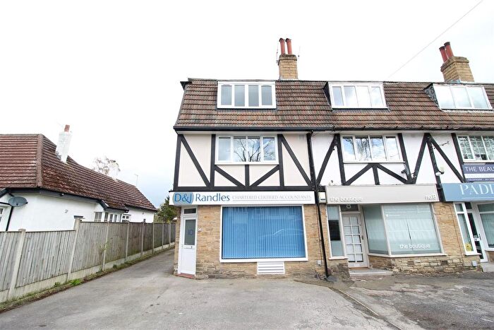 2 Bedroom Flat To Rent In The Crescent, Adel, Leeds, LS16