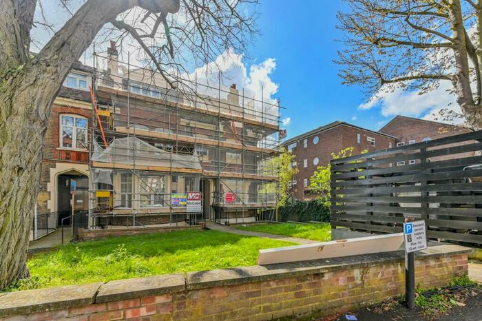 Studio To Rent In Mount View Road, Crouch End, London, N4