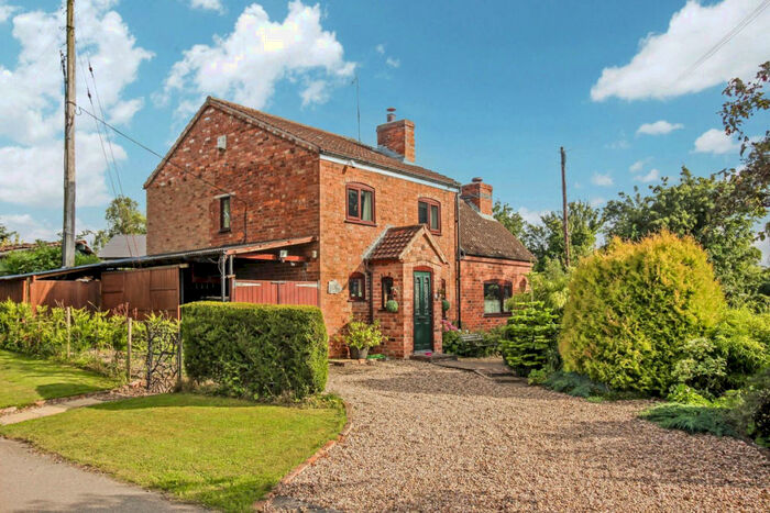 3 Bedroom Detached House For Sale In Caritas Cottage, Draycote, CV23