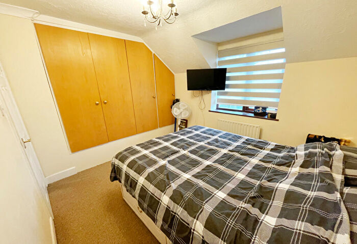 3 Bedroom Detached House For Sale In Ringwood Road, Bournemouth, Dorset, BH11