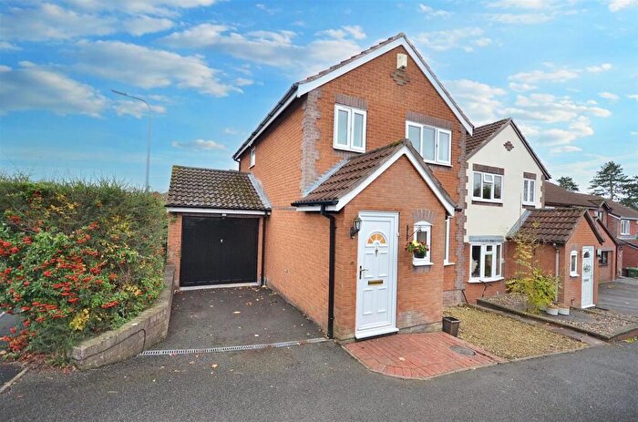 3 Bedroom Detached House For Sale In Kingsland Road, Stone, ST15