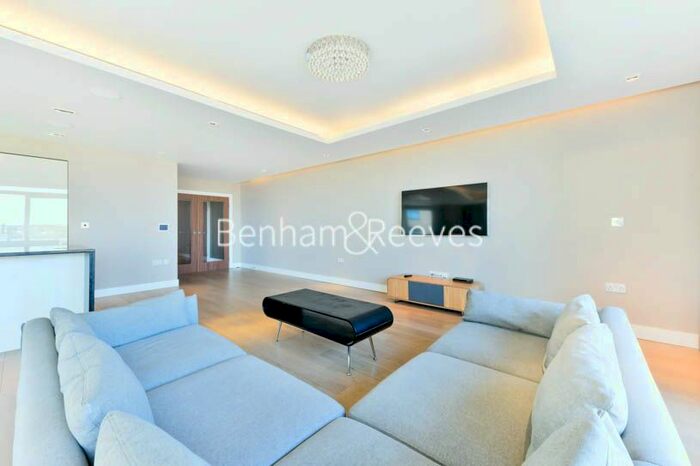 3 Bedroom Flat To Rent In Longfield Avenue, Ealing, W5