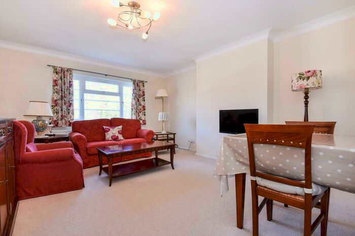2 Bedroom Apartment To Rent In Upper Richmond Road, London, SW14