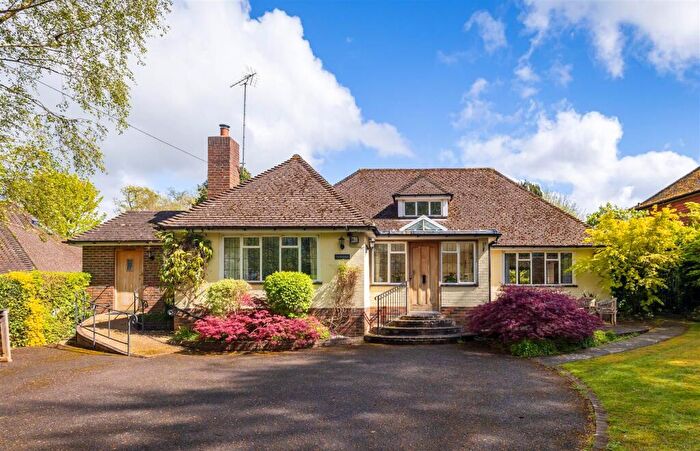 3 Bedroom Chalet For Sale In Chalk Lane, East Horsley, KT24