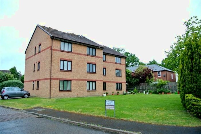 1 Bedroom Flat To Rent In Escott Place, Ottershaw, Chertsey, KT16