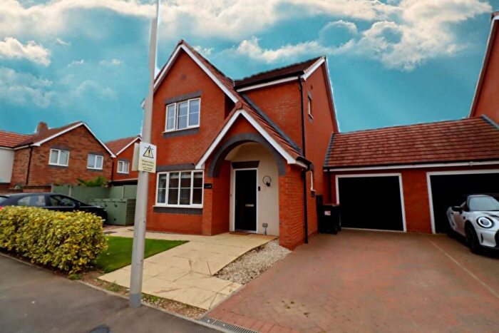 3 Bedroom Detached House To Rent In Galley View, Ansley, CV10