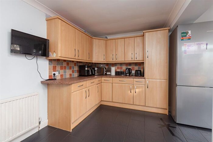 3 Bedroom Semi-Detached House For Sale In Woodlands Road, Lancaster, LA1