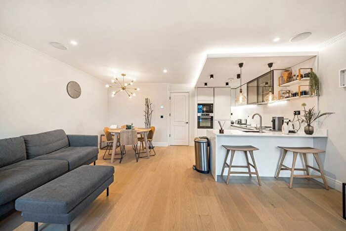 2 Bedroom Flat To Rent In Chapel Market, Angel, London, N1