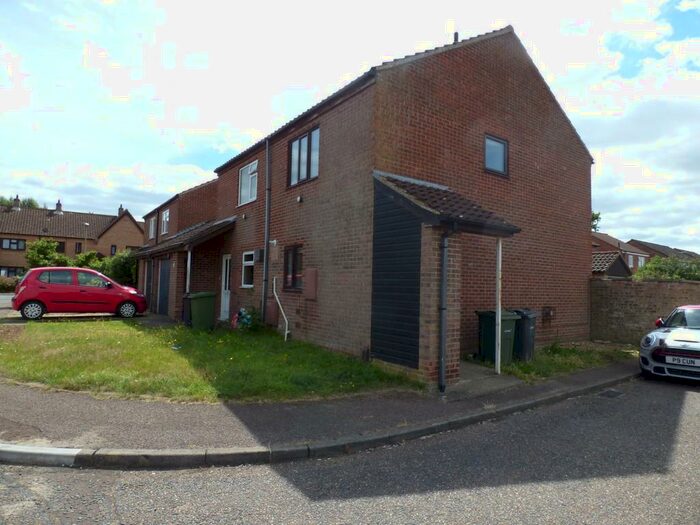 2 Bedroom End Of Terrace House To Rent In Stone Breck, Norwich, NR5
