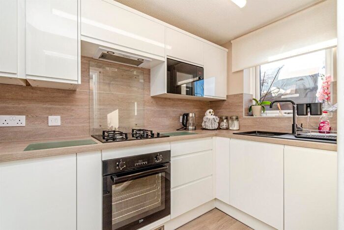 2 Bedroom Semi-Detached House For Sale In Spring Meadow, Tipton, DY4