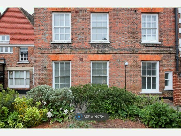 1 Bedroom Flat To Rent In Church Lane, Tonbridge, TN9