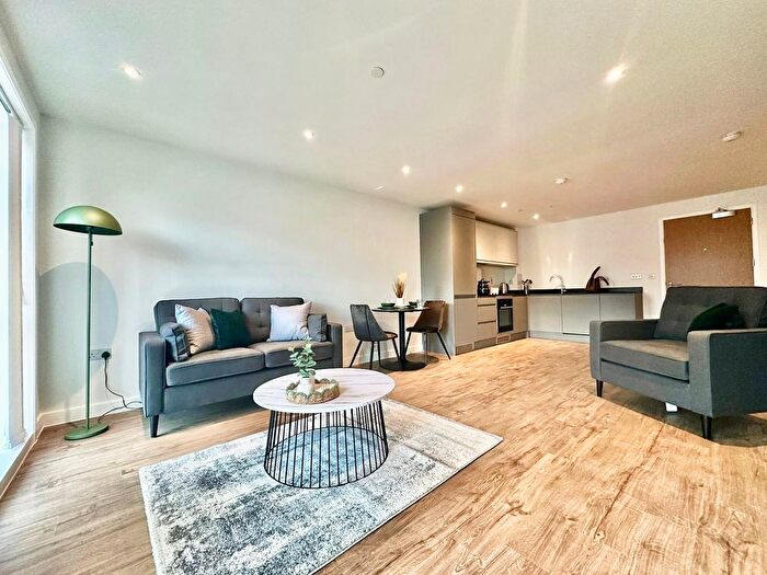 1 Bedroom Flat To Rent In Phoenix, Saxton Lane, Leeds, LS9