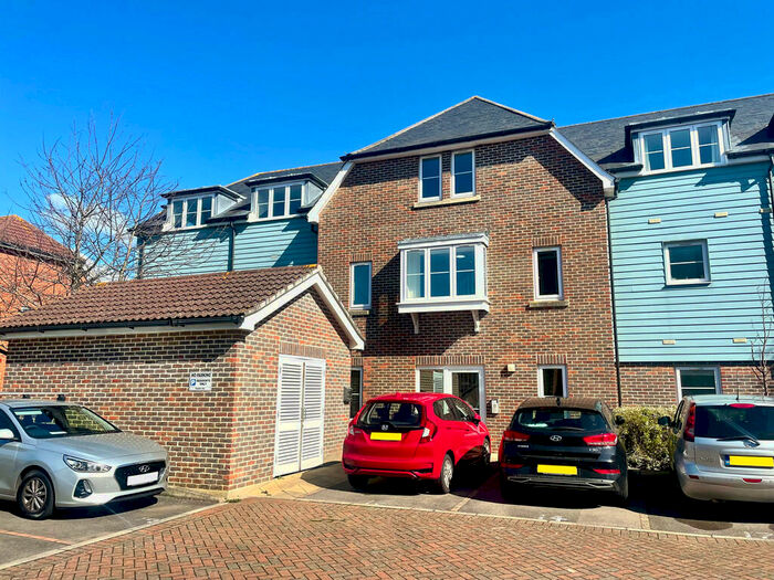 2 Bedroom Apartment To Rent In Broadacre Place, Fareham, PO14