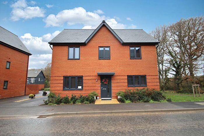 4 Bedroom Detached House For Sale In Whiteley Way, Curbridge, SO30