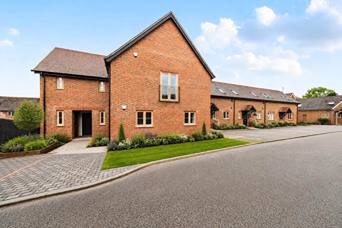 2 Bedroom Flat For Sale In Embley Lane, East Wellow, Romsey, Hampshire, SO51