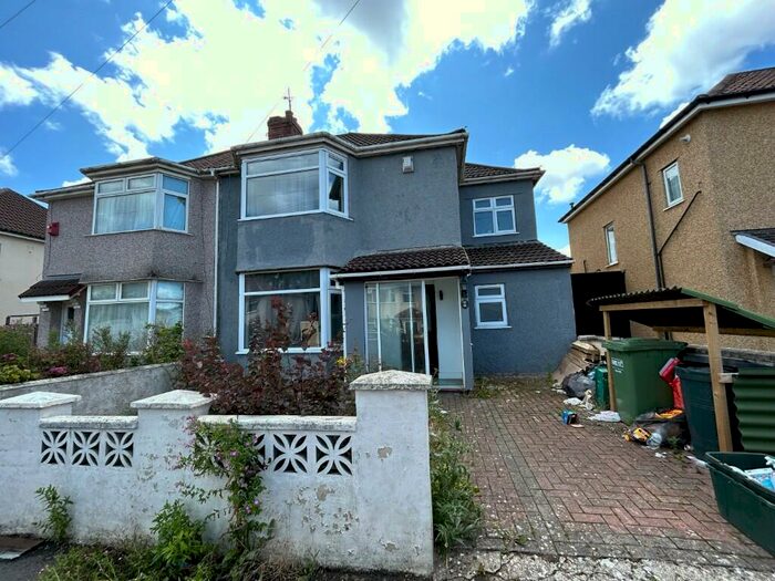 6 Bedroom Semi-Detached Villa To Rent In Wades Road, Bristol, BS34