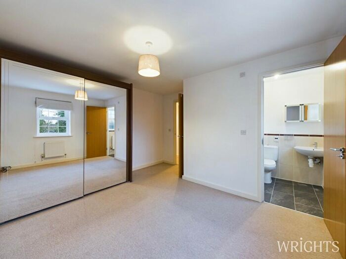 4 Bedroom Semi-Detached House To Rent In Langstone Ley, AL7