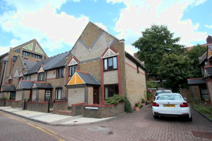 2 Bedroom Semi-Detached House To Rent In President Drive, Wapping, E1W