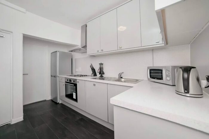 4 Bedroom Flat To Rent In Euston Road, London, NW1