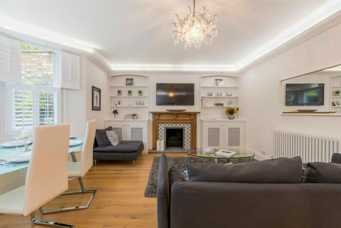 2 Bedroom Flat To Rent In Edith Road, West Kensington, London, W14