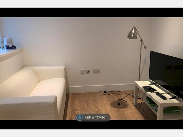 1 Bedroom Flat To Rent In Hanover House, Reading, RG1