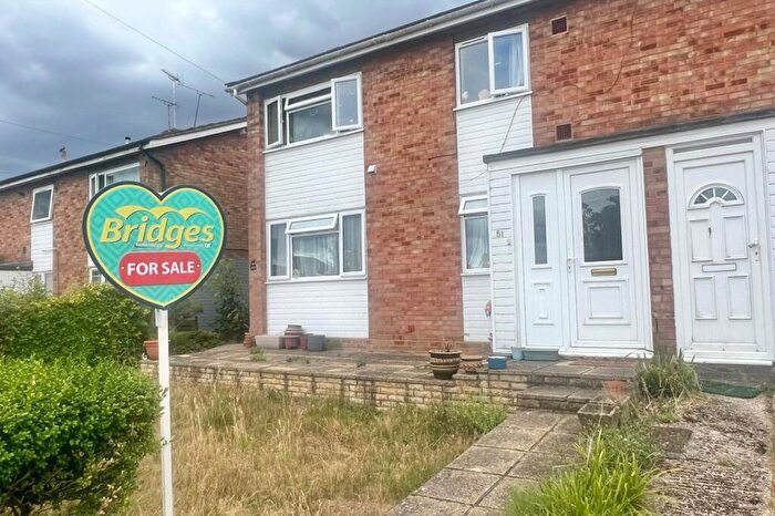 2 Bedroom Maisonette For Sale In Legge Crescent, Aldershot, Hampshire, GU11