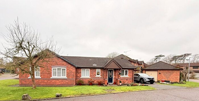 2 Bedroom Bungalow To Rent In Farmers Heath, Great Sutton, Ellesmere Port, Merseyside, CH66